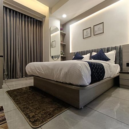 Hotel Asiana Sky Motera Ahmedabad Esterno foto