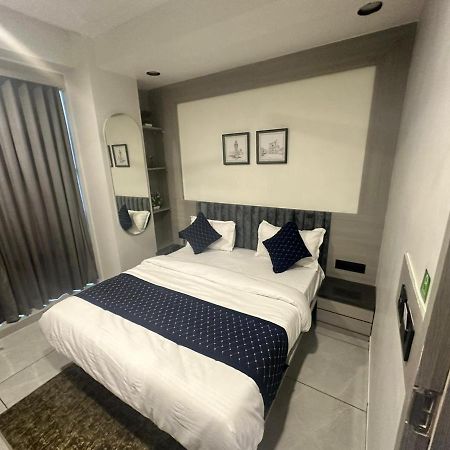 Hotel Asiana Sky Motera Ahmedabad Esterno foto