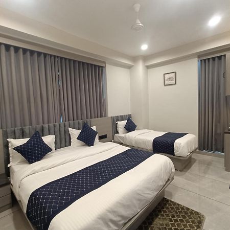Hotel Asiana Sky Motera Ahmedabad Esterno foto