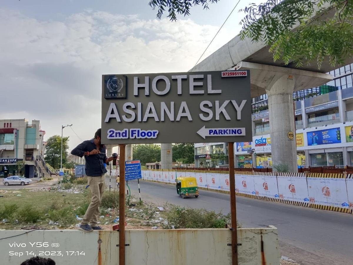 Hotel Asiana Sky Motera Ahmedabad Esterno foto