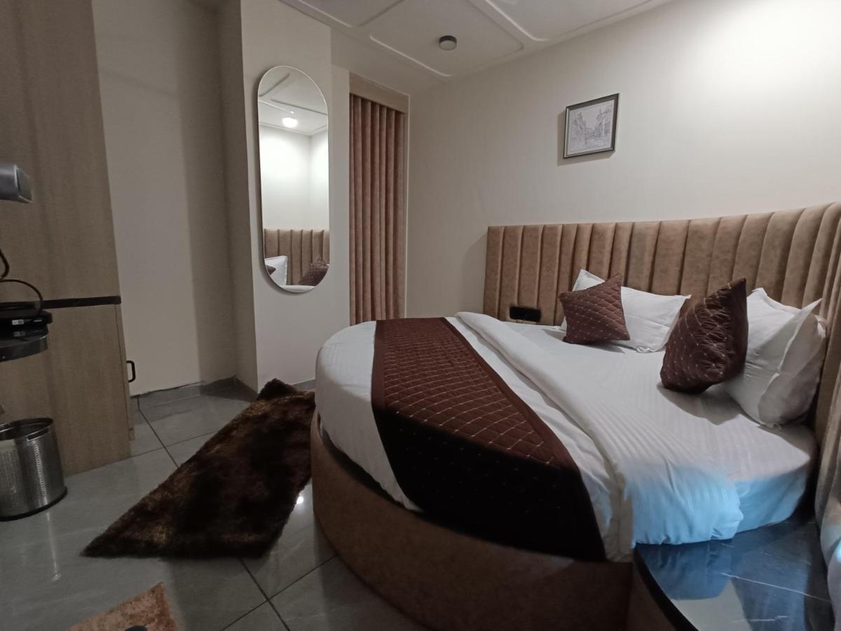 Hotel Asiana Sky Motera Ahmedabad Esterno foto