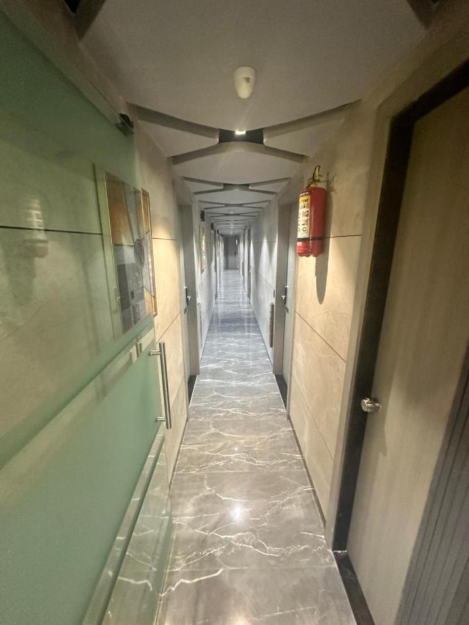 Hotel Asiana Sky Motera Ahmedabad Esterno foto