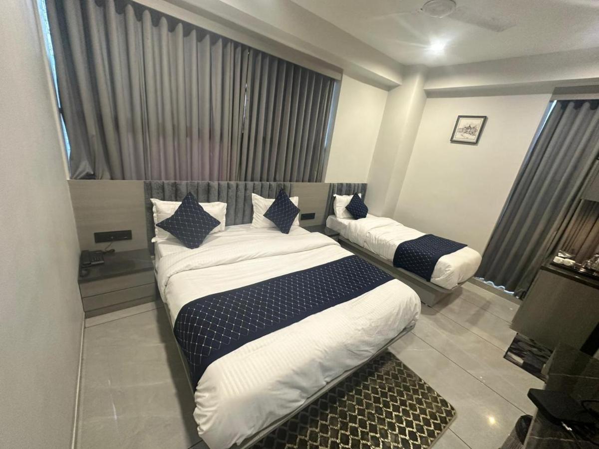 Hotel Asiana Sky Motera Ahmedabad Esterno foto
