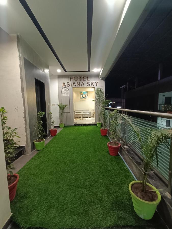 Hotel Asiana Sky Motera Ahmedabad Esterno foto