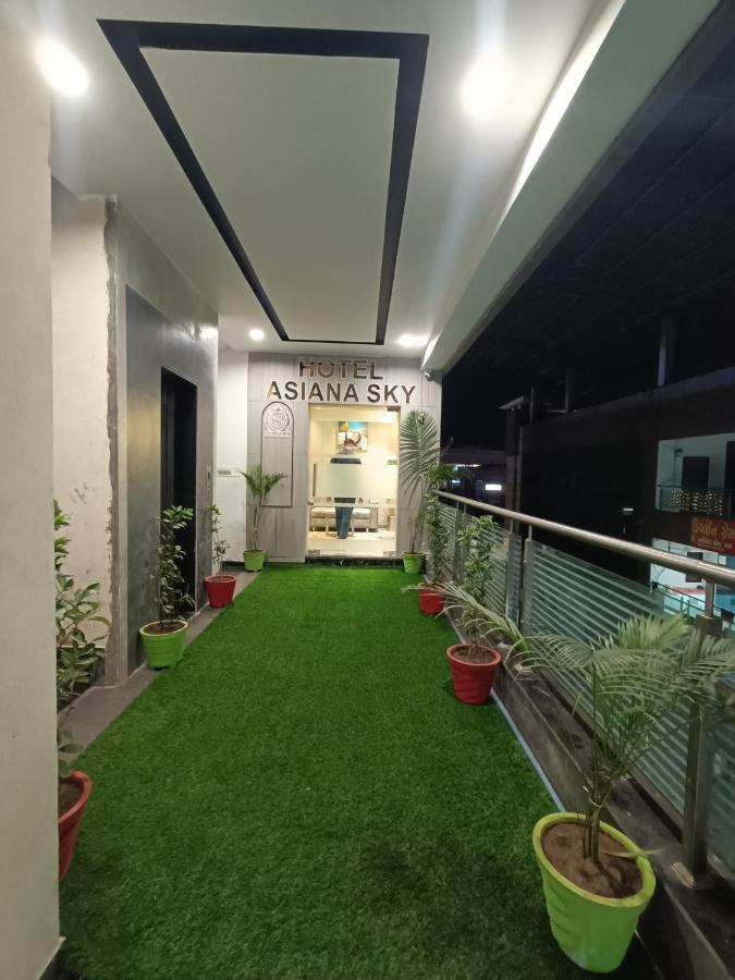 Hotel Asiana Sky Motera Ahmedabad Esterno foto