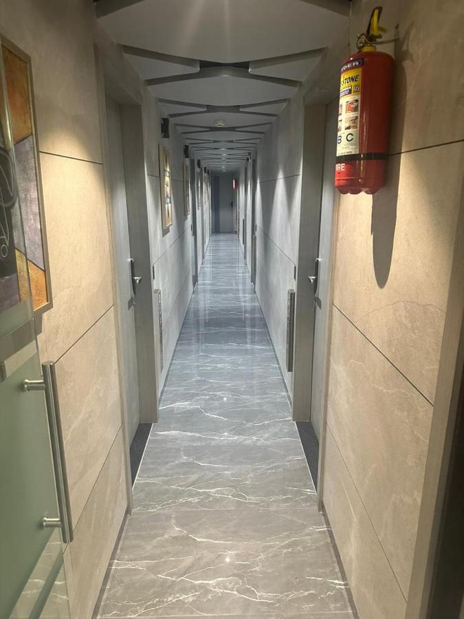 Hotel Asiana Sky Motera Ahmedabad Esterno foto