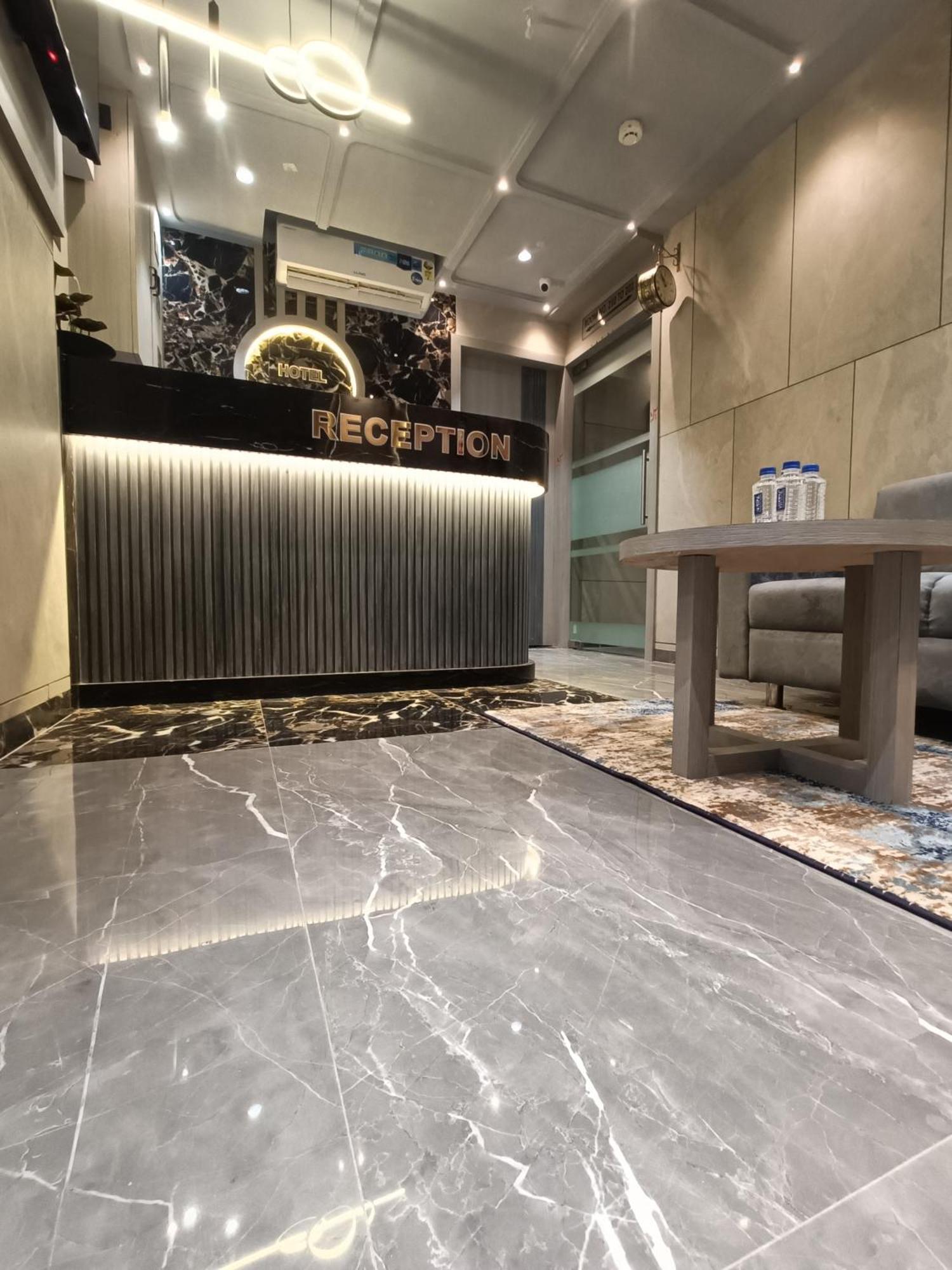 Hotel Asiana Sky Motera Ahmedabad Esterno foto